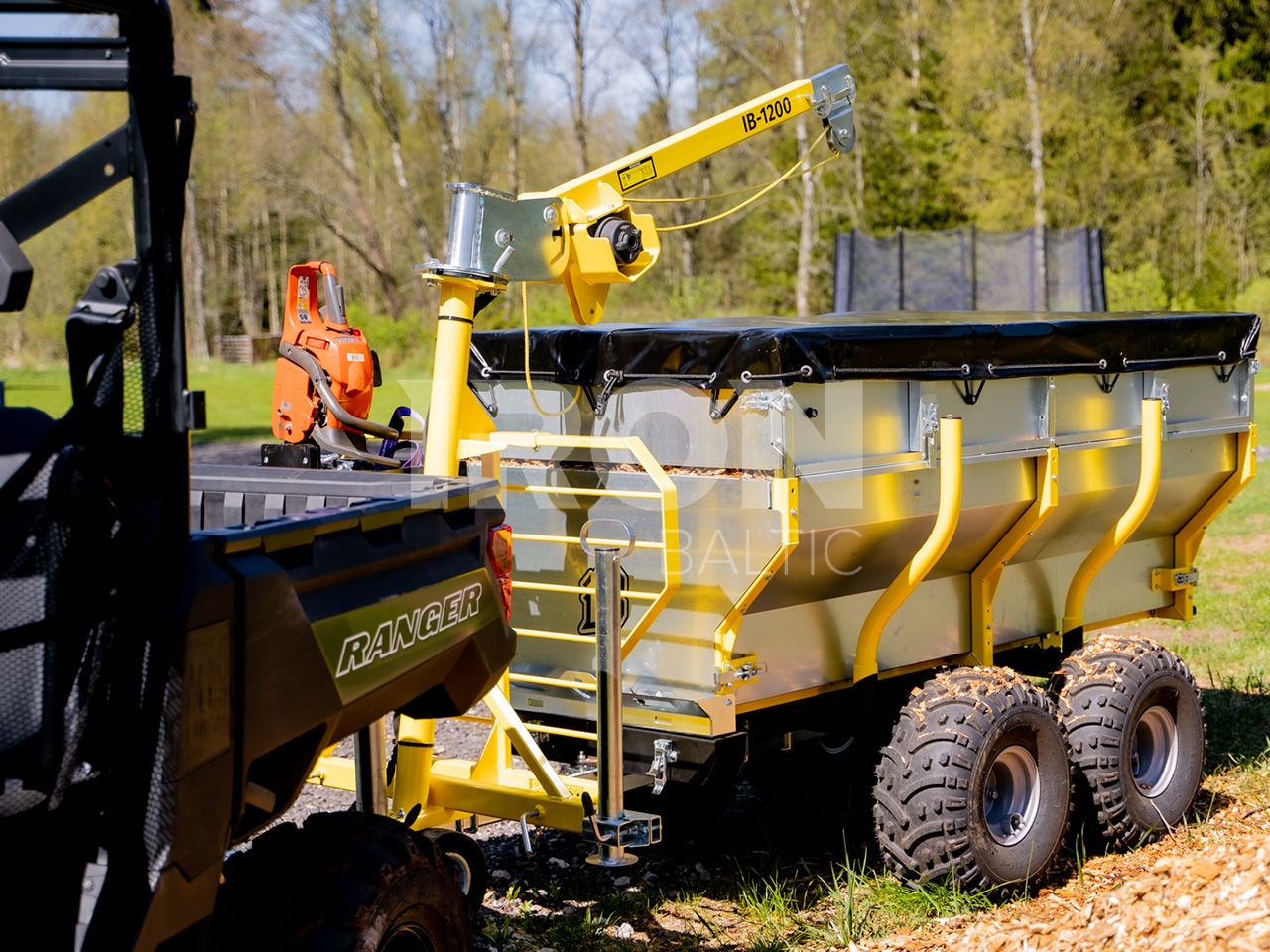 Cargo box: IB 1200