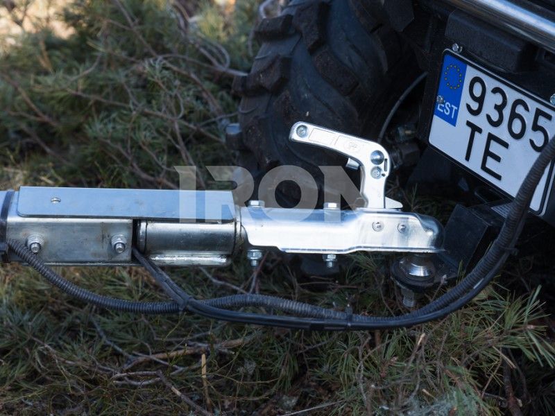 Swivel hitch: ( IB Trailers )