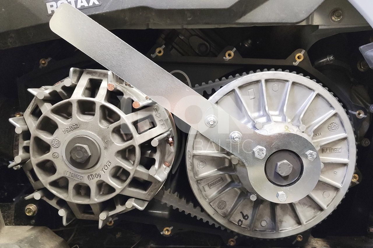 Clutch Holding Tool: Can-Am