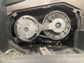 Clutch holding tool
