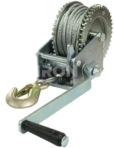 Manual winch: 725 kg / 1600 lbs