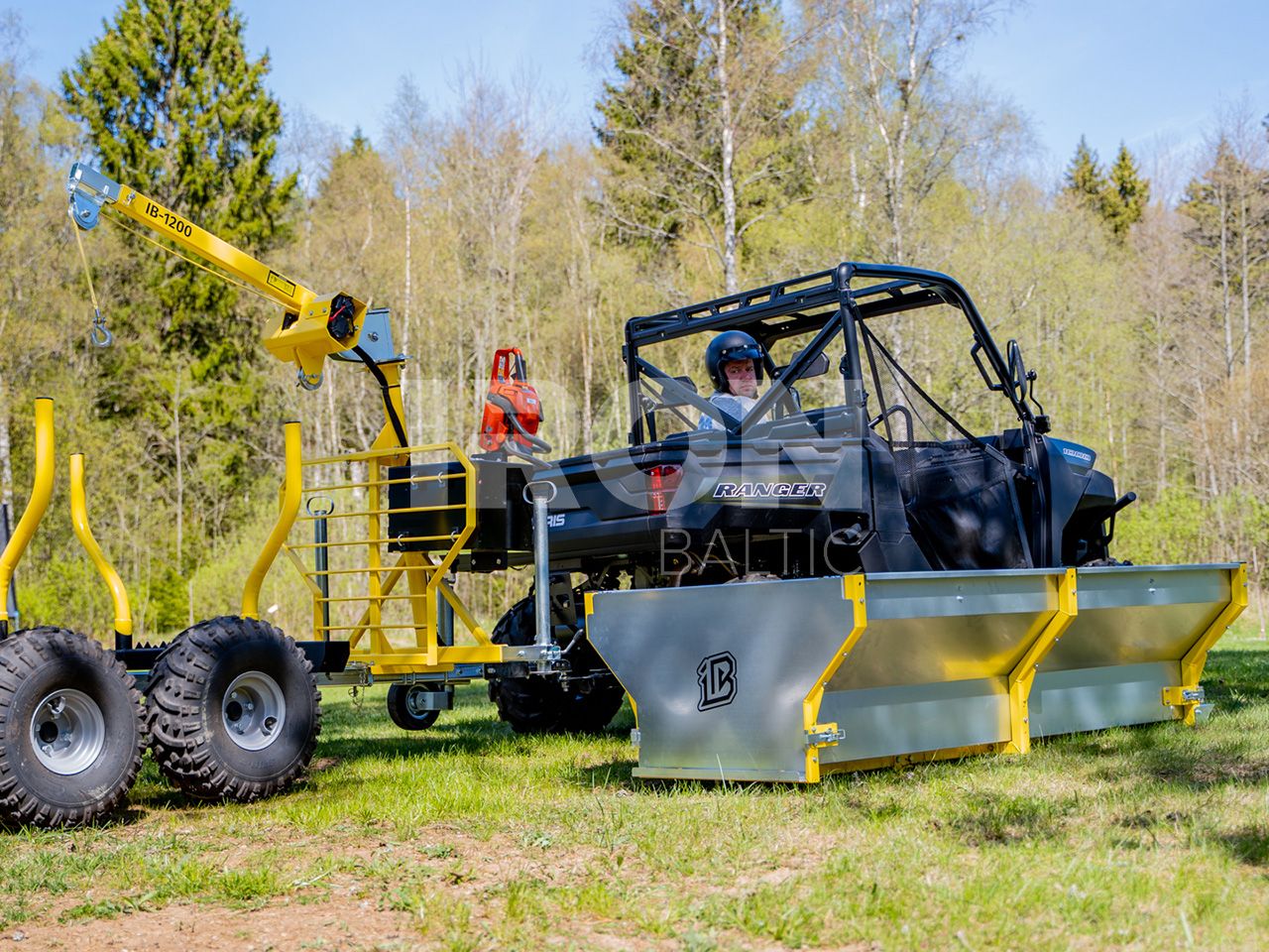 Cargo box: IB 1200