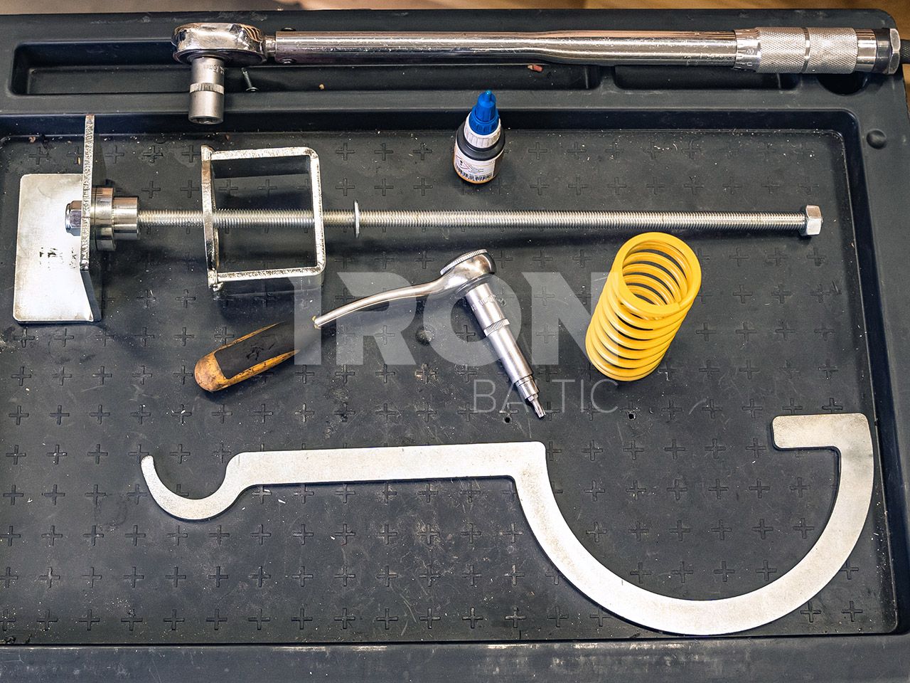 Clutch Holding Tool: Polaris