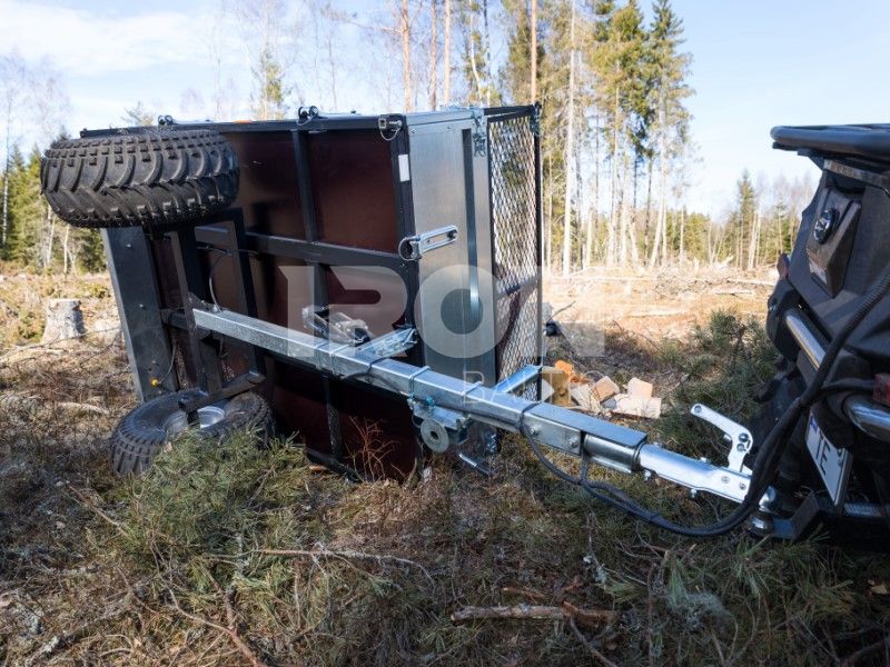 Swivel hitch: ( IB Trailers )