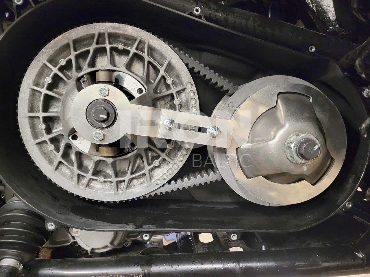 Clutch Holding Tool: Segway Villain SX10