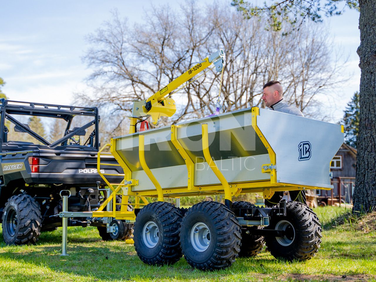 Cargo box: IB 1200