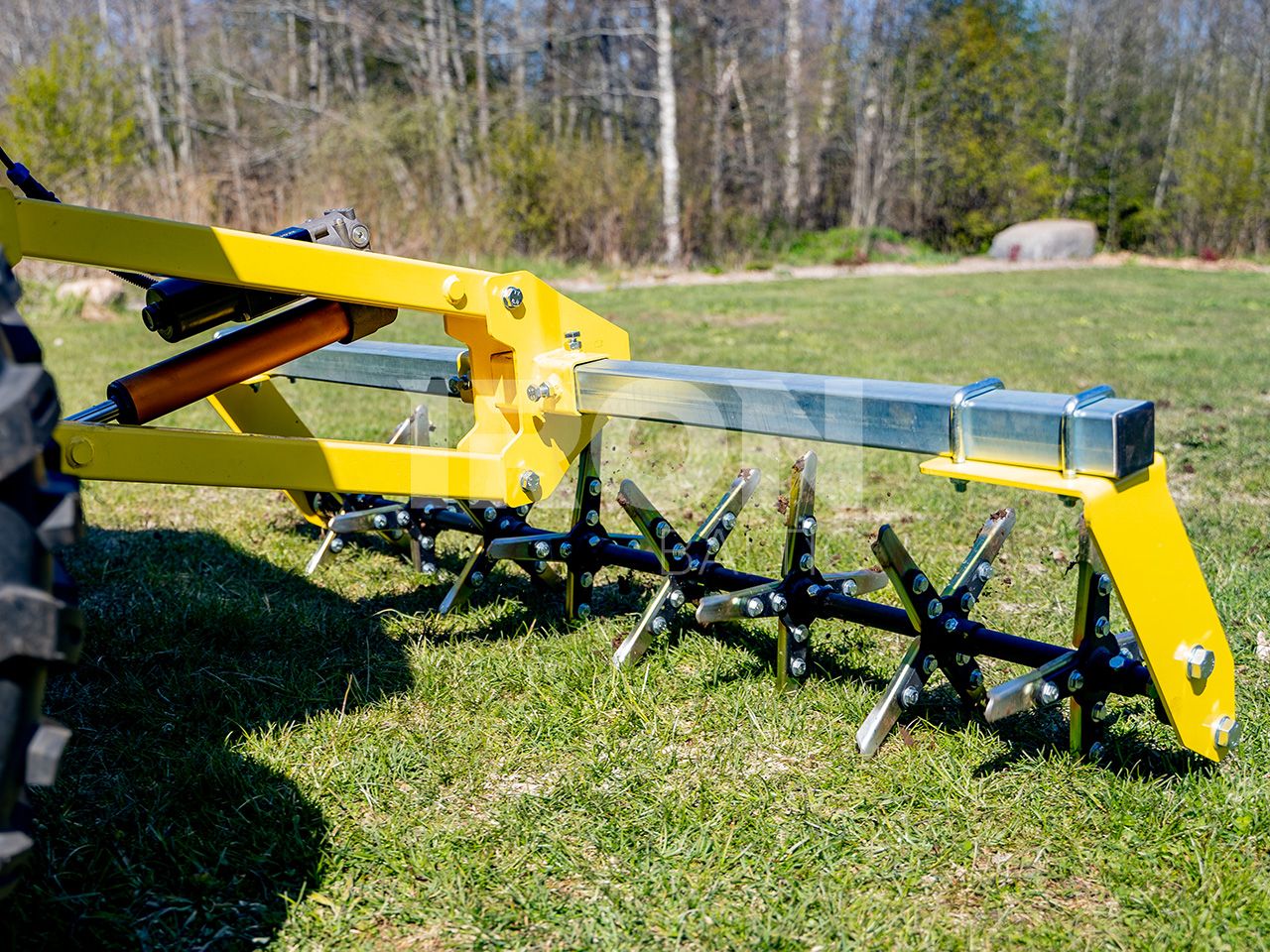 Plug Aerator: (Receiver Mount System)