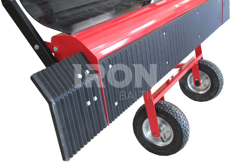 Ski track maker: "Tracker 230"
