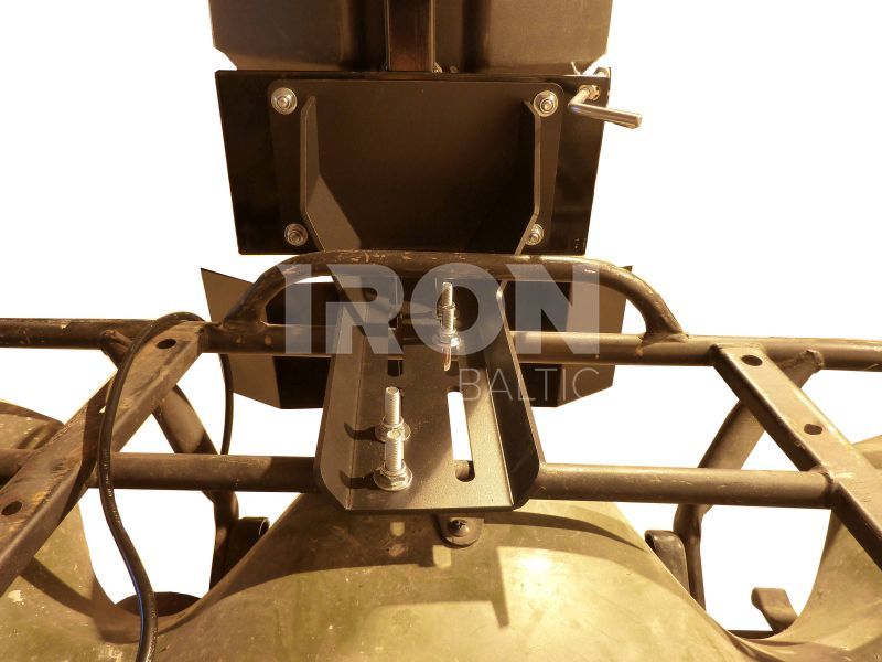 Universal spreader 57L: rack and 2" receiver fitment