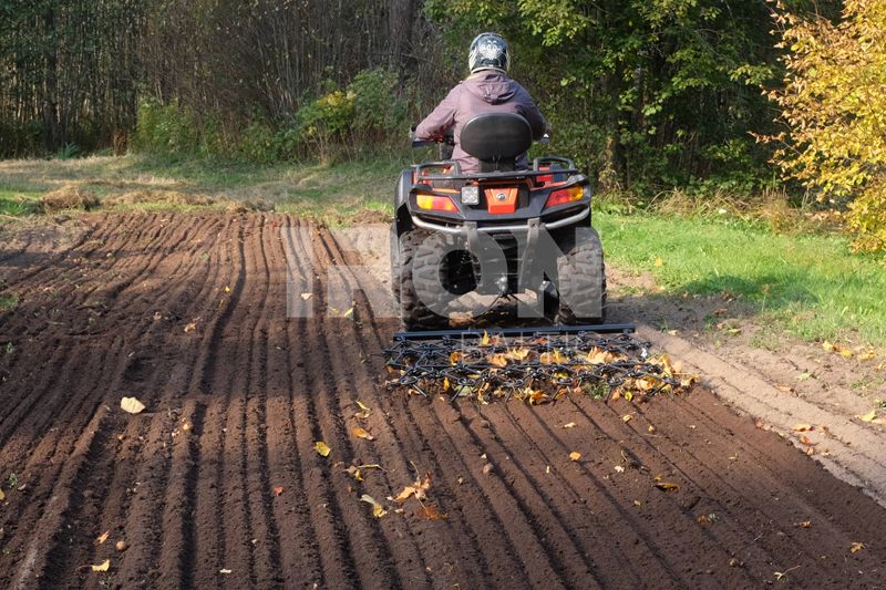 Drag harrow